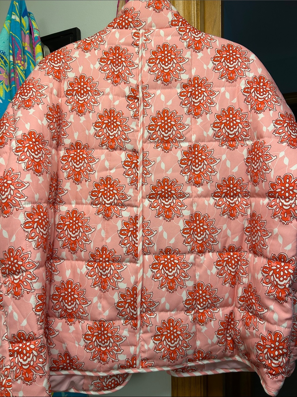 NWT Size L. Quilted Pink Floral Puff Jacket. - Picture 4 of 4